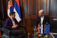 5. jun 2024. Predsednica Narodne skupštine sa članom Evropskog parlamenta i izvestiocem EP za Srbiju