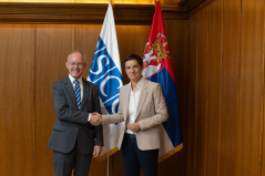 23. jun 2025. Predsednica Narodne skupštine Ana Brnabić sa Janom Bratuom predstavnikom OEBS-a za slobodu medija
