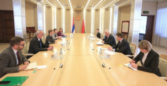 30. april 2019. Narodne sposlanice Stefana Miladinović i Dušica Stojković na sastanku sa predsenikom Gornjeg doma Parlamenta Republike Belorusije Mikailom Mjasnikovičem