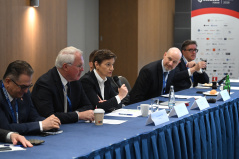 22. мај 2026. Председница Народне скупштине Ана Брнабић на панелу Глобалног безбедносног форума GLOBSEC 2026 (фото © Пеђа Вучковић)