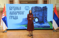 24. јун 2026. Потпредседница Народне скупштине Невена Ђурић на свечаном отварању изложбе (фото © Народна скупштина / Милош Мишков)