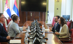 27. avgust 2026. Potpredsednica Narodne skupštine sa prvom sekretarkom Ambasade Ujedinjenog Kraljevstva u Srbiji (foto © Narodna skupština / Miloš Miškov)